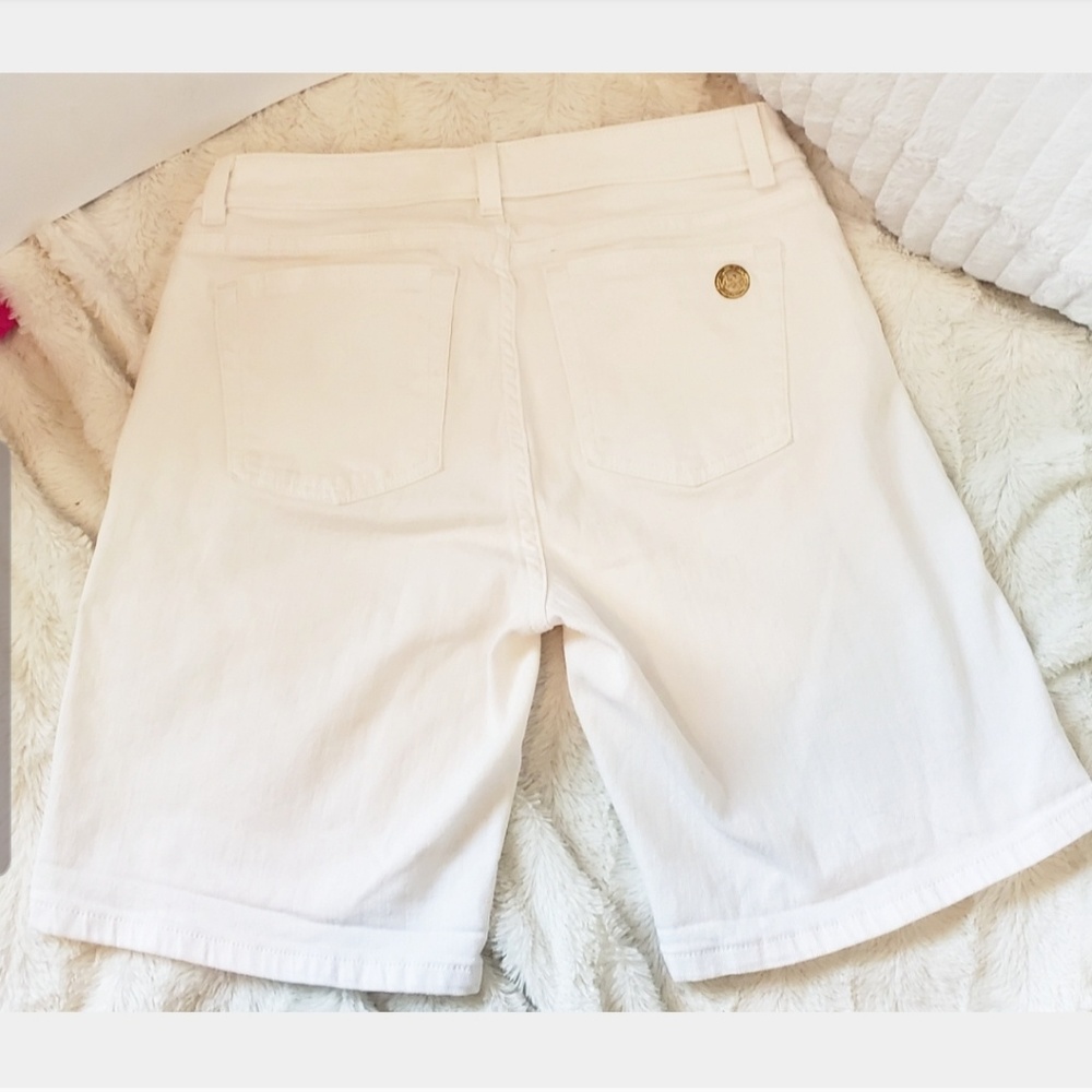 🗯White Michael Kors Shorts🗯 - Picture 3 of 4
